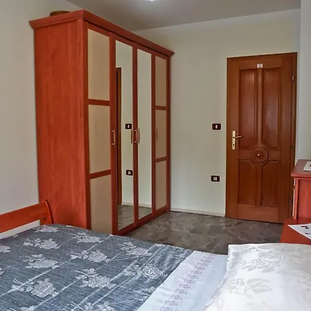 Veli Vrh Casa de hóspedes