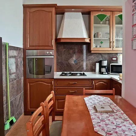 Veli Vrh 3* プーラ