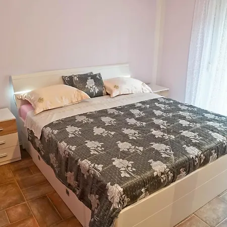 Veli Vrh Affittacamere Pola