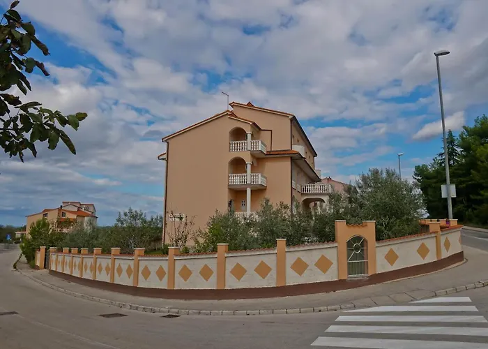 Veli Vrh Гостевой дом Пула